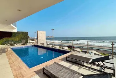Image de On the Malecón with ocean, lagoon & pool