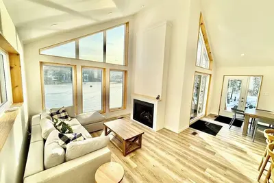 Image de Muskoka Retreat on Bay Lake