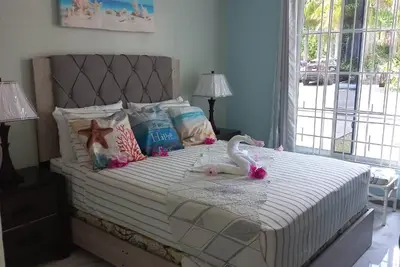 Image de Sea Castles La Vue is a beach front one bedroom apartment in Montego Bay.