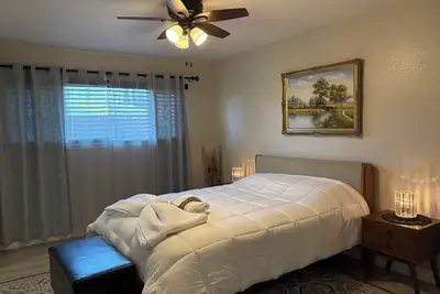 Image de Enjoy a stylish stay in this newly remodeled Sacramento home