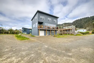 Image de Sea View-Brand new! Steps to beach, great views, open & spacious.