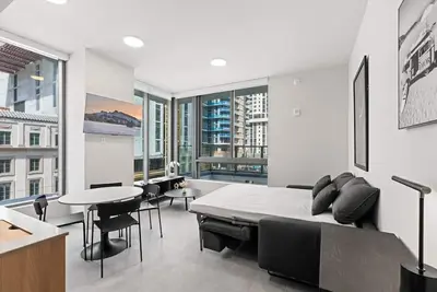 Image de Downtown Apartment with Rooftop Pool