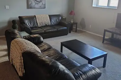 Image de Fort Saskatchewan fully furnished  3 bedroom suite.