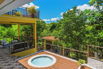 Image de Hot Tub, Privacy, Wooden House & Mountain Views