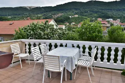 Image de Appartement de deux chambres avec le balcon et la vue sur le mer Banjol, Rab (A-25541-c)