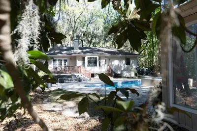 Image de Secluded Savannah Escape - Pool, Marsh Views