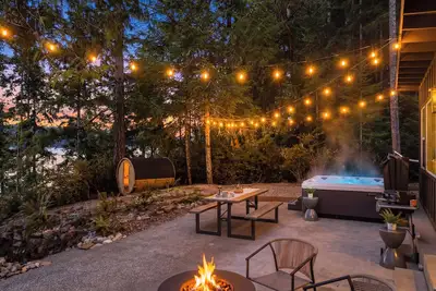 Image de The Tidewood: Sauna + Hot Tub + Beach Escape!