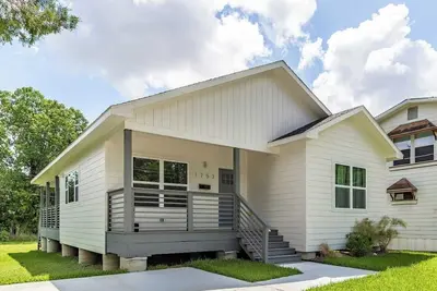 Image de Your Comfy Bungalows! Sleeps 30/12br/8ba/16pa