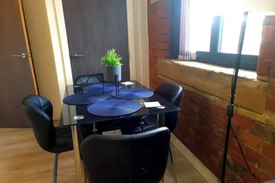 Image de Réduction hebdomadaire et mensuelle de 2 chambres adaptée aux entrepreneurs