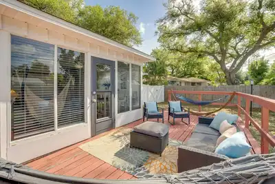 Image de 3 Mi to Beach: Venice Escape w/ Backyard Oasis