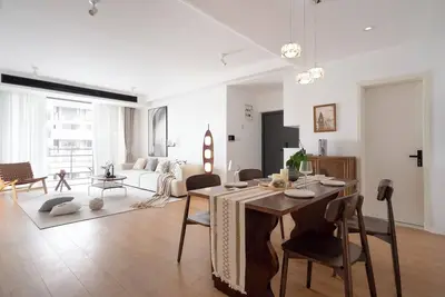 Image de Perfect 3-bedroom apartment with Ac 50m to Metro Prime Shanghai Location