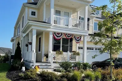 Image de Coastal Club Lewes Luxury Beach Home w Resort Amenities 4br, 3. 5 Baths, 2