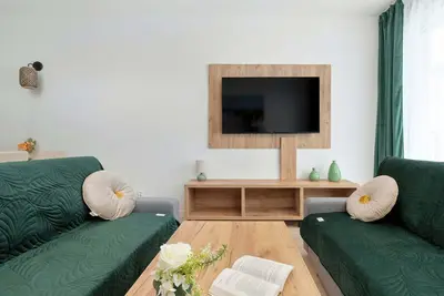 Image de Spacious Apartment | 2 Parking Spaces | View Terrace