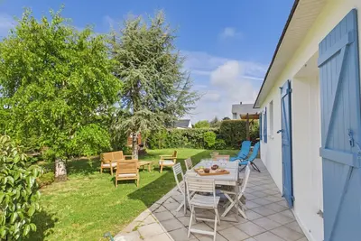Image de Maison chaleureuse pour 7 avec jardin
