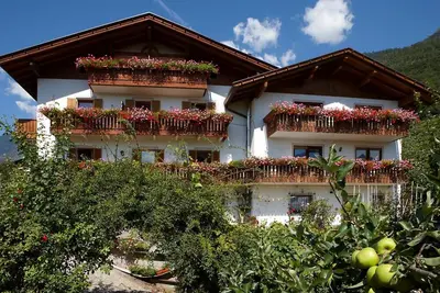 Image de Appartement « A2 » avec vue sur la montagne, piscine commune et Wi-Fi