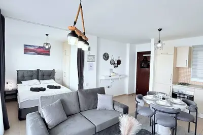 Image de Deluxe sea view apartment with private beach