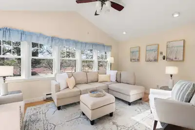 Great location, Dog Friendly, Central Ac!
