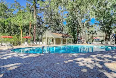 Image de Gorgeous 3 bedroom near ocean townhome in Shipyard
