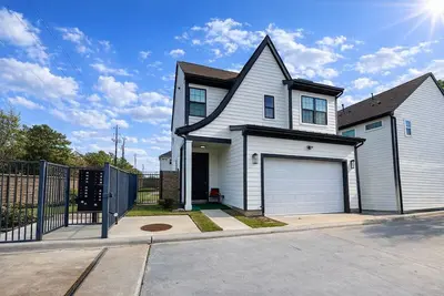 Image de Modern 3br Gated Home Near Energy Corridor