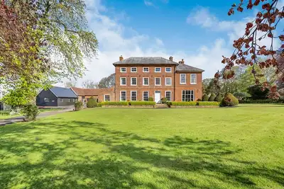 Image de Sandon Manor - Sept Chambres Villa, Couchages 16