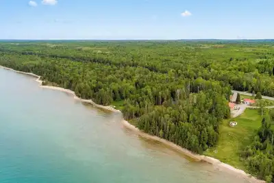 Little Lems | Lake Huron Cabin w/ Mackinac Views, Shared Beach & Fire Pit
