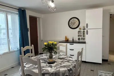Image de Appartement cœur de ville avec jardin, proche mer