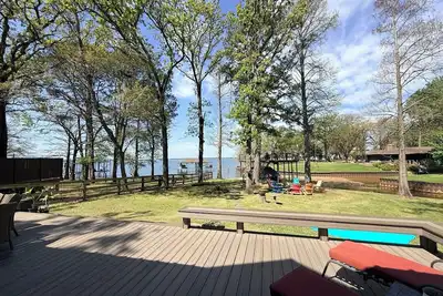 Image de Cozy 3-bedroom/w loft cottage on lake in quaint Mabank