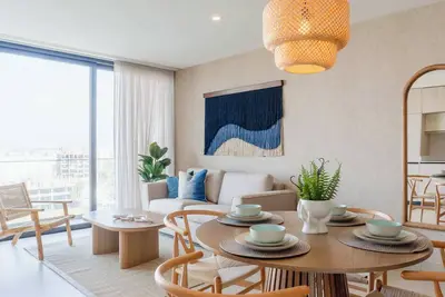 Luxury apt on the Malecón with lagoon views