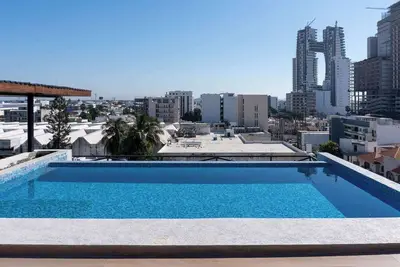Image de Sunset Rooftop Pool  Near the Beach