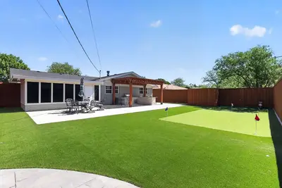 Image de The Modern Oasis: Outdoor Living & Total Comfort