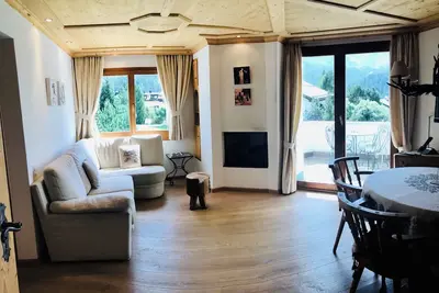 Image de Charming apartment, stunning lake and mountain views in Engadine St Moritz