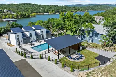 Image de Sleeps 20|On Table Rock Lake + Pool + Arcade