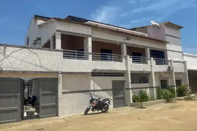 Image de Perfect 3-bedroom 2 baths house with Ac Generator, near Lome best beaches