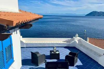 Image de Panoramic sea view villa near downtown and piers
