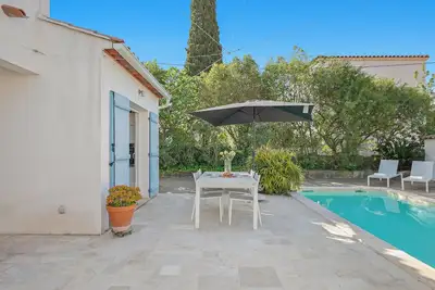 Image de Villa au Calme - piscine privée – 3 chambres – plages 10min- Commerces