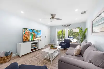 Image de Coastal 2br Retreat on Sanibel Island | King Suite + Twin Room | Bright, Updated