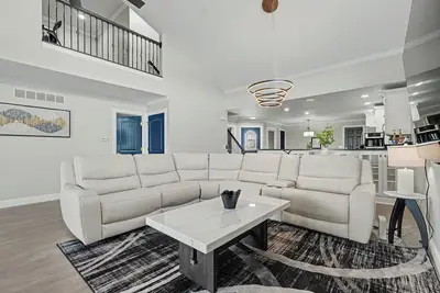 Image de Luxury Lake & Golf Escape: 4br & 4bth Home + Gym, Near Uiuc / U of I - Sleeps 11+