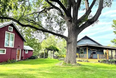Image de Perry City Manors | 2 Homes, Sleeps 18