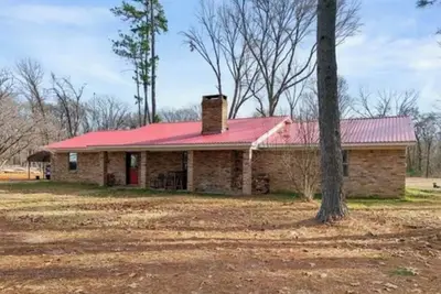 Country Escape with Pool, Fire Pit + 3 Acres