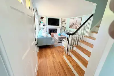 Image de Fabulous Location! Minutes to Beaches, Main St. , Ferry, Shops, with bikes