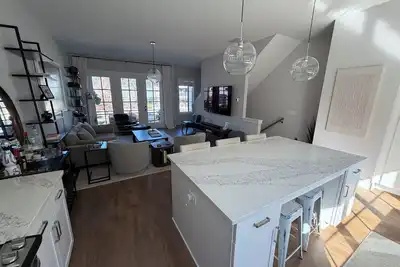 Image de Spacious 3-bedroom townhome in quaint Brookhaven with Ac