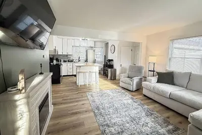 The 7th Street Charmer - Fully Remodeled
