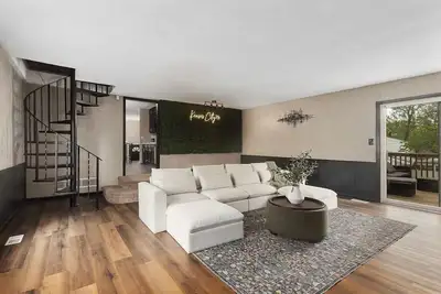 Image de Near Stadiums, Sleeps 10|Mins Away from Downtown Kc