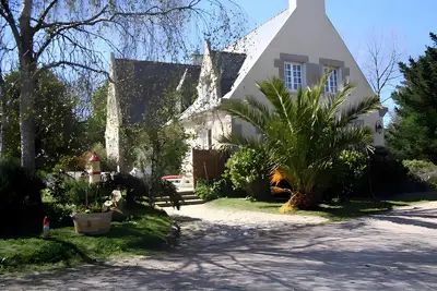 Image de Villa « Chez Renée et Raynal » avec terrasse privée, jardin privé et Wi-Fi