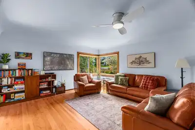 Image de The Goldfinch West Olympia 3br, single level, close to town, yard, dog friendly