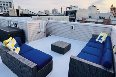 Image de Luxury Old City House with Rooftop; 2 Suites, Office, Sleeps 7