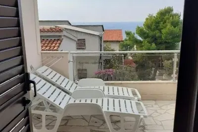 Image de Appartement d'une chambre avec la terrasse et la vue sur le mer Zecevo Rtic, Rogoznica (A-25659-b)
