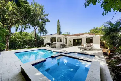 Image de Mia Paradise: Heated Pool+Spa, Prime Location, Spacious
