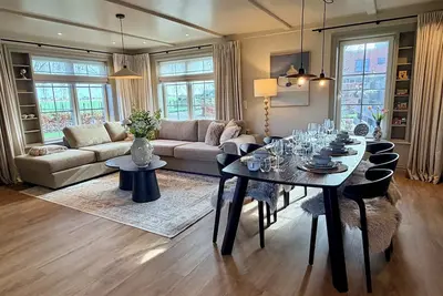 Image de Newly furnished vacation home offers all the comforts for a wonderful stay