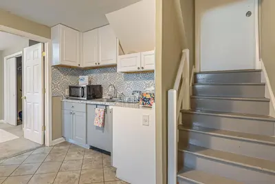 Image de 12 Mi to Nat'l Mall: Cozy Apt w/ Shared Patio